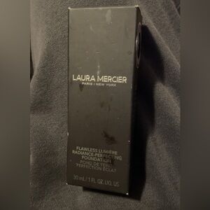 New Laura mercier Flawless Lumière Radiance-Perfecting Foundation — Crème